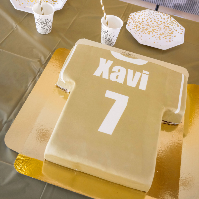 Football shirt cake, plain – various colours