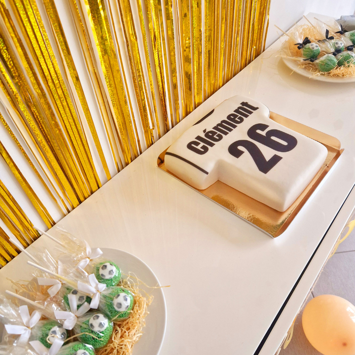 Football shirt cake, white and black