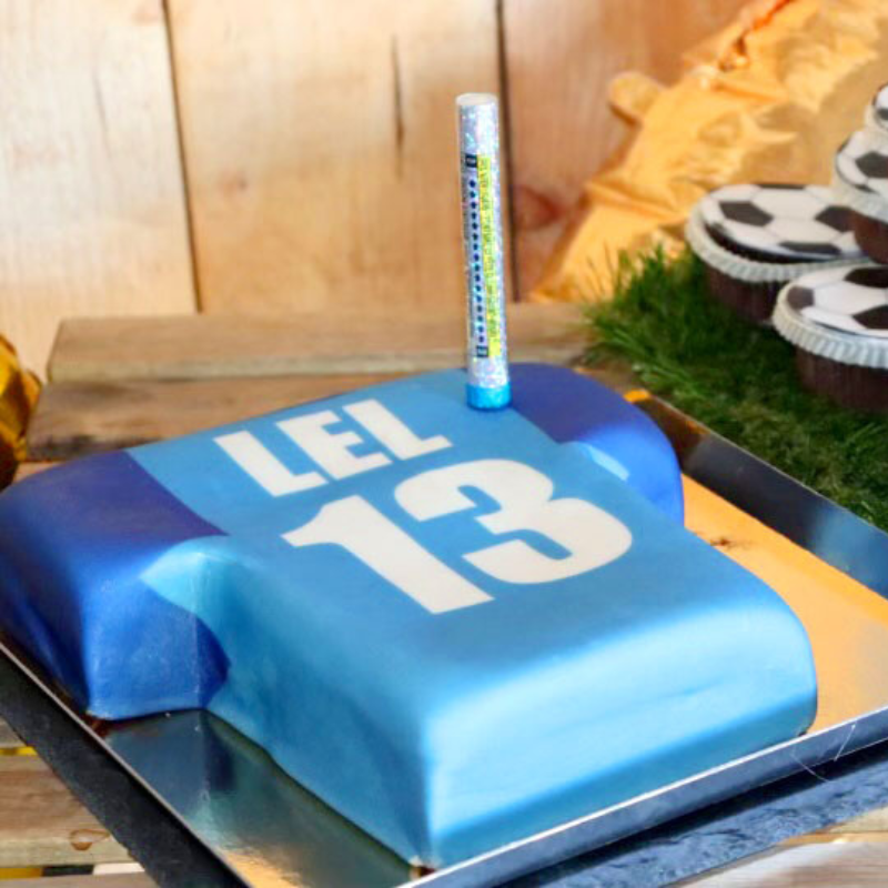 Football shirt cake, blue with dark blue sleeves