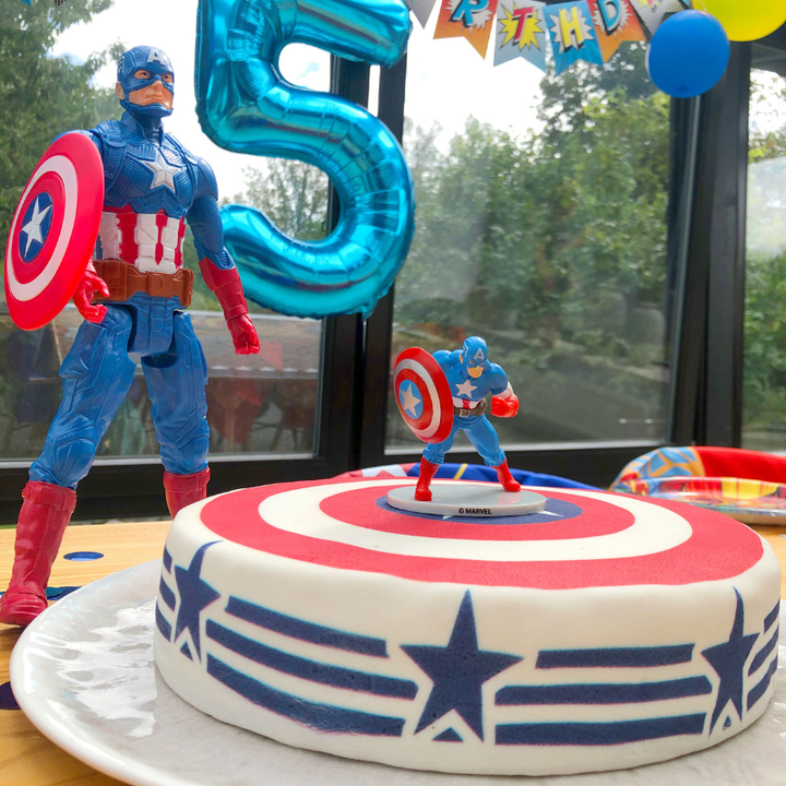 Captain America® on a Stars and Stripes cake