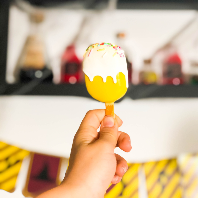 Yellow Cake Popsicles (10 pieces)