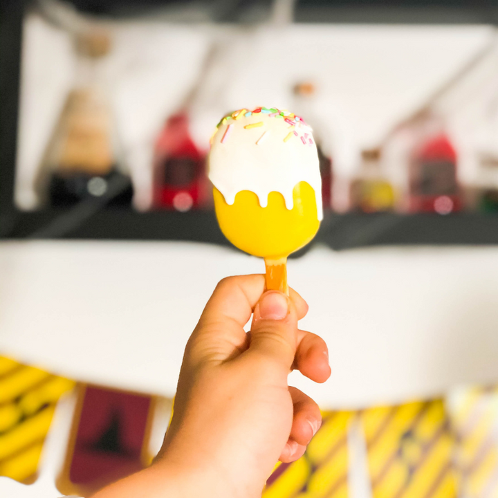 Yellow Cake Popsicles (10 pieces)