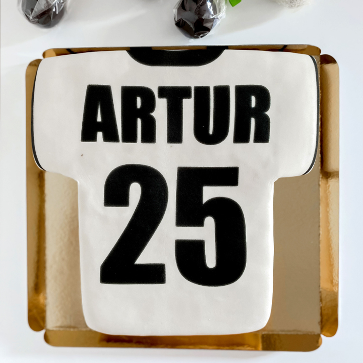 Football shirt cake, white and black