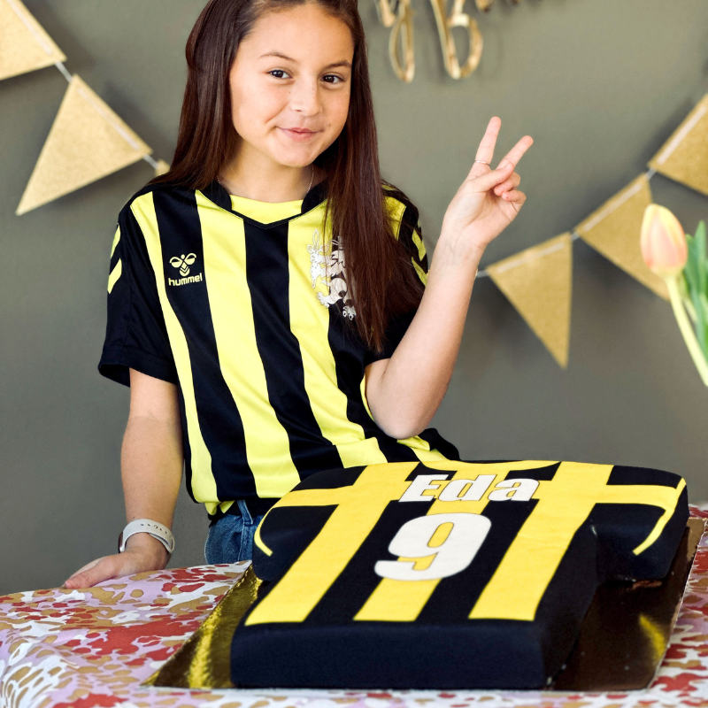 Football shirt cake, vertical stripes – various colours