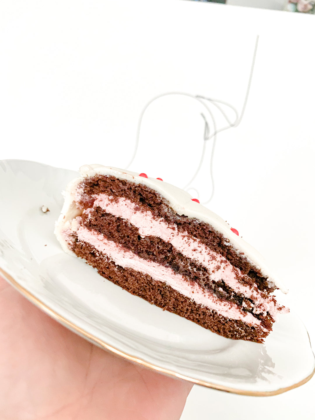 Deluxe Valentine’s Day cake in a heart shape – various colours