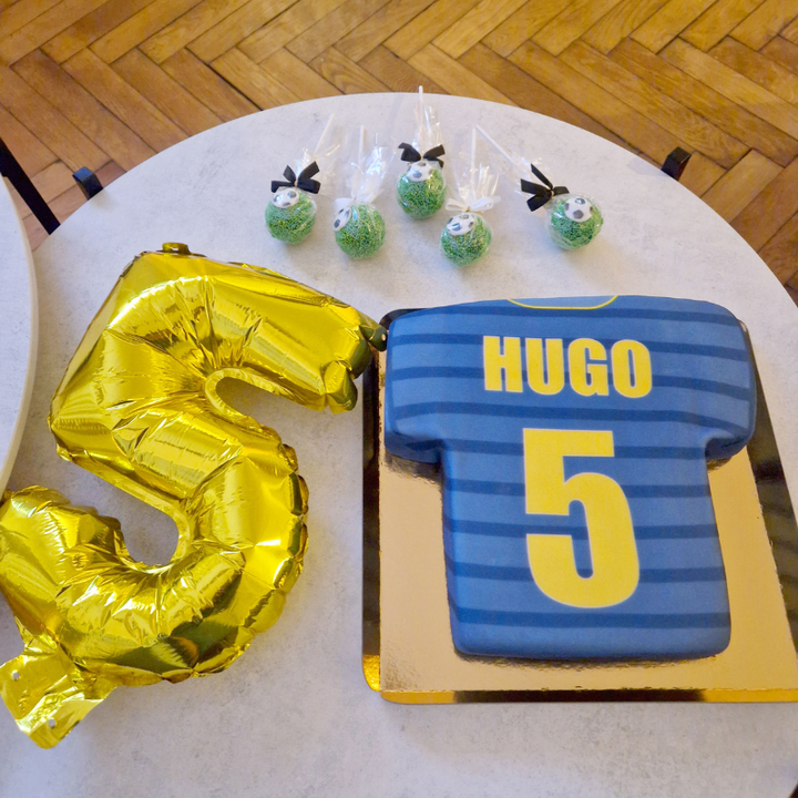 Football shirt cake, horizontal stripes – various colours