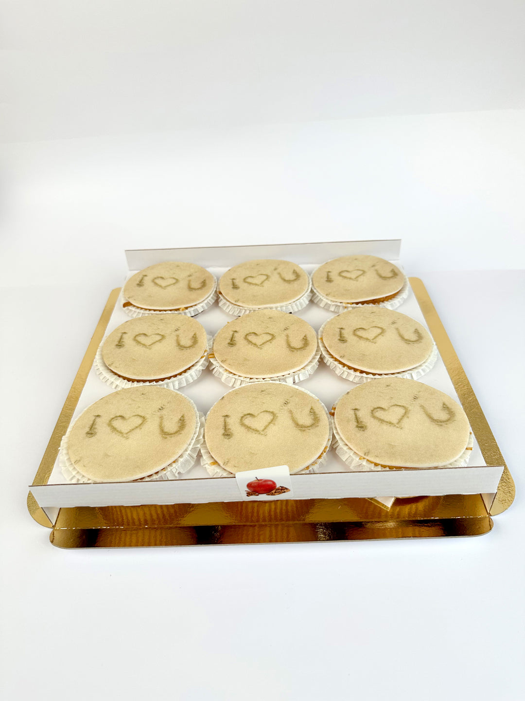 9 photo cupcakes