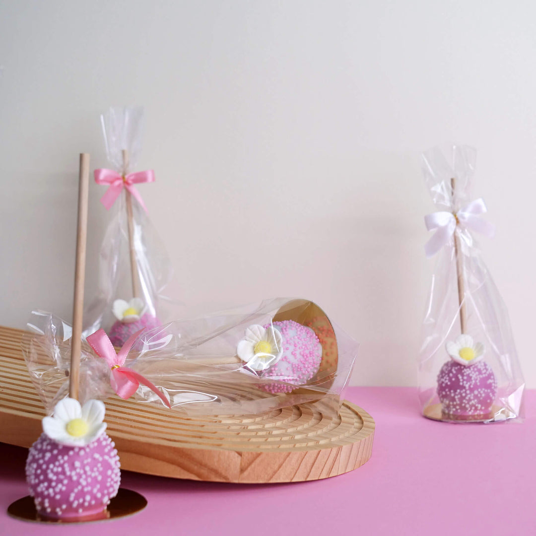 Blossom Magic Cake Pops White & Pink (10 pieces)