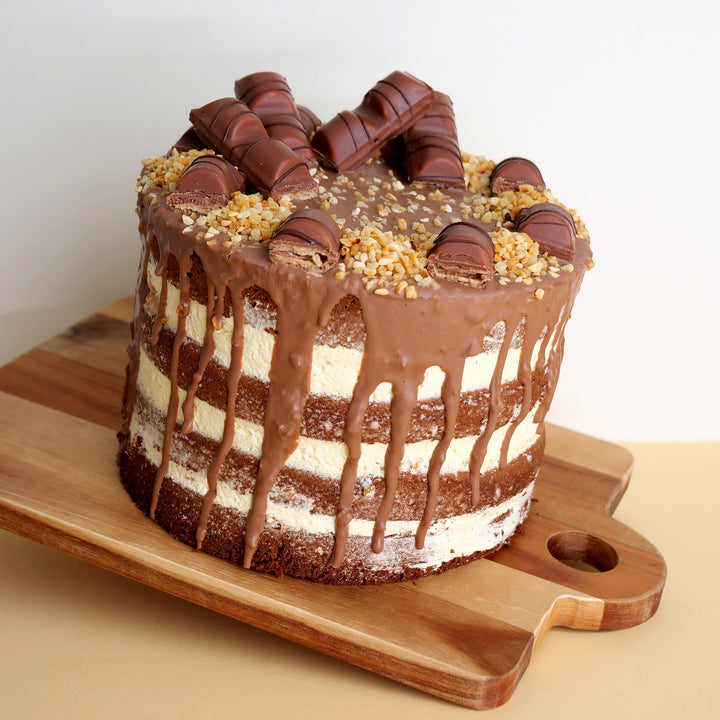Cake with Kinder Bueno® bars