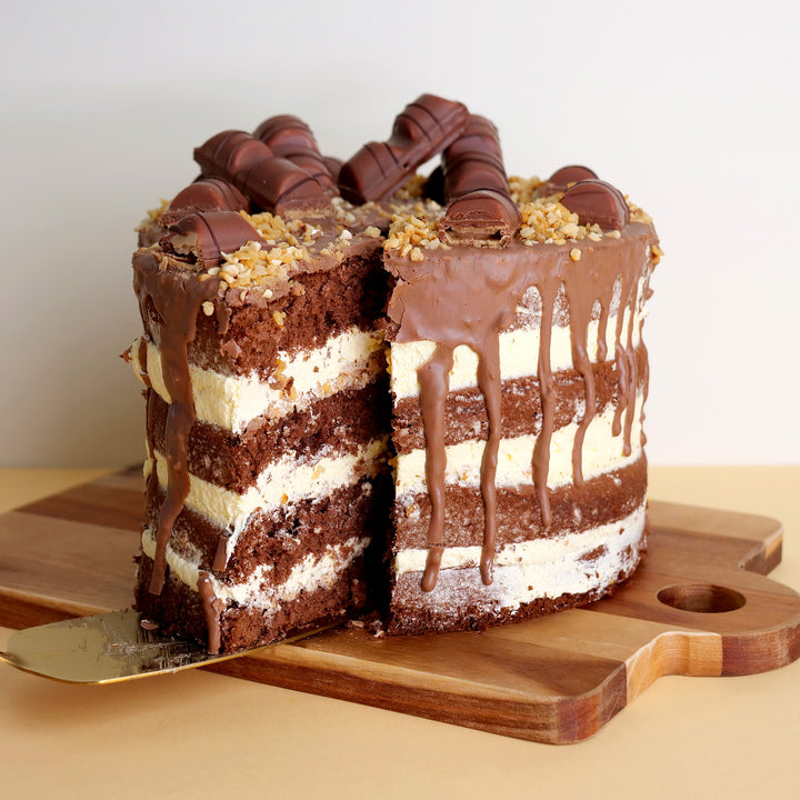 Cake with Kinder Bueno® bars