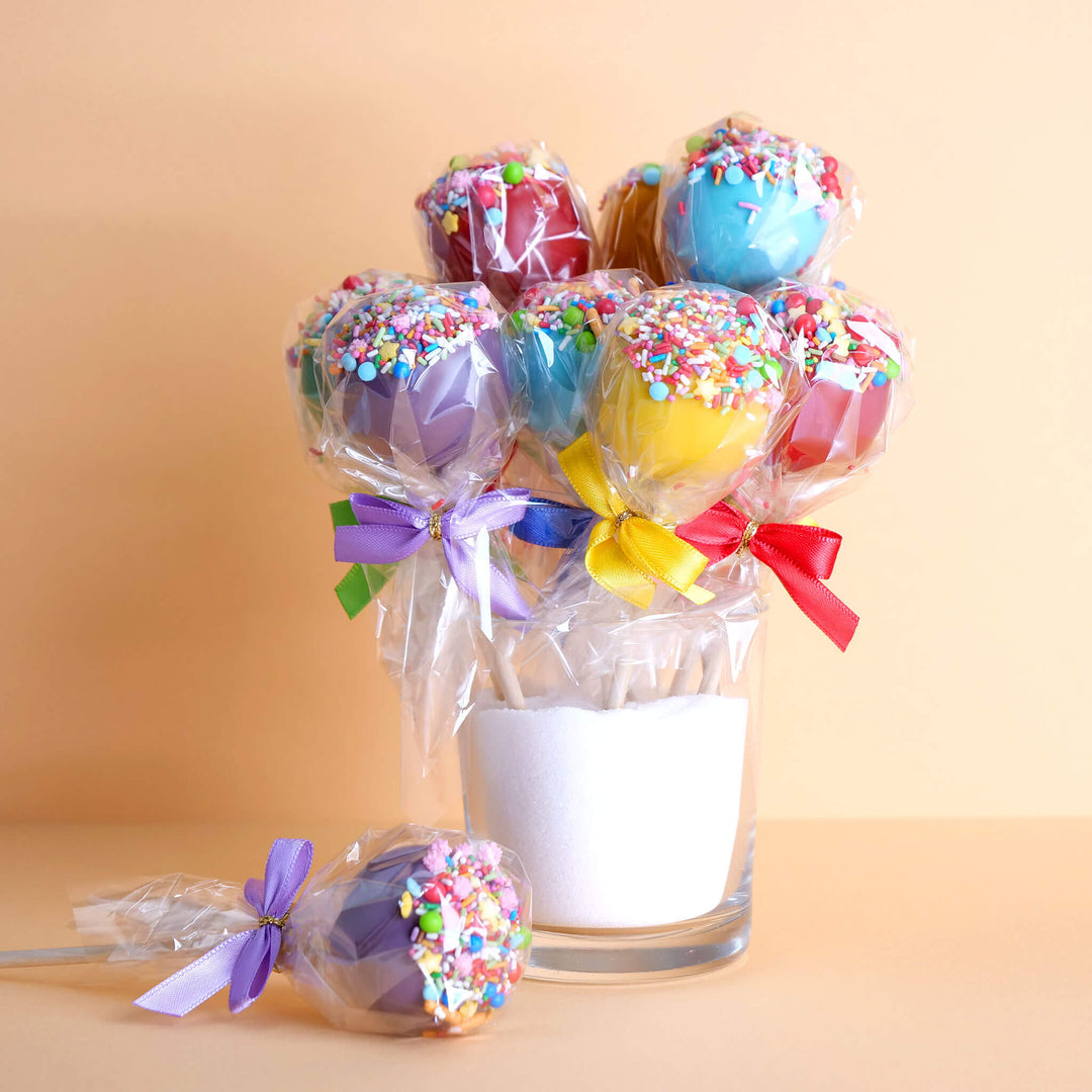 Colourful cake pops with sprinkles and confetti (12 pieces)