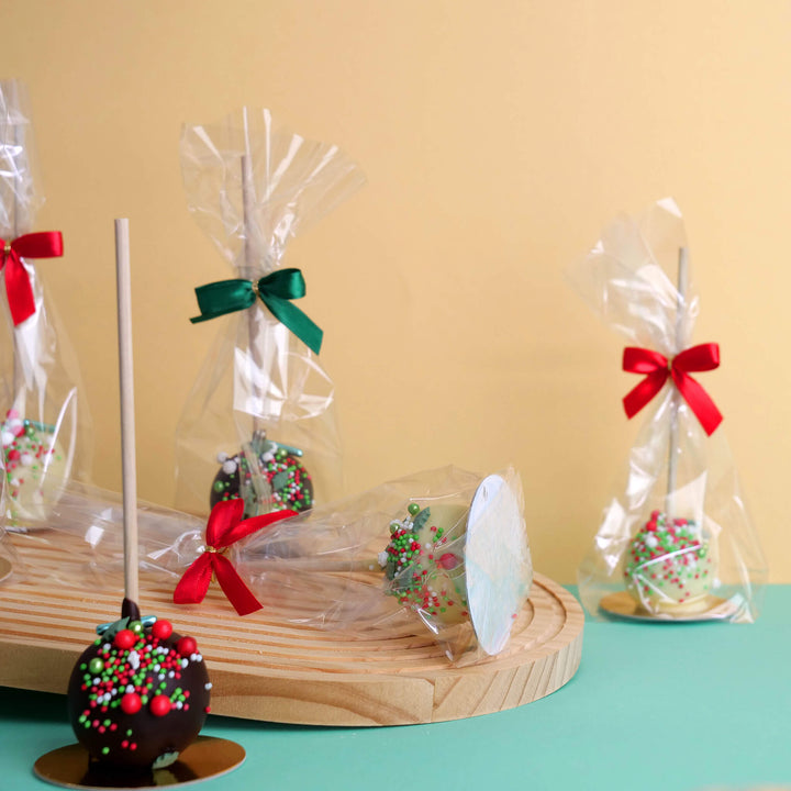 Deluxe Christmas cake pops with red and green sprinkles (10 pieces)