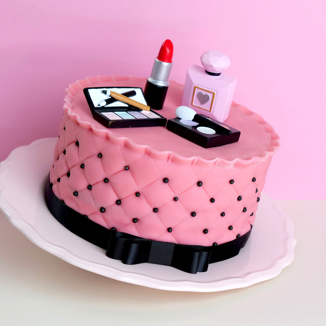 Deluxe Make-Up Cake with Black Ribbon