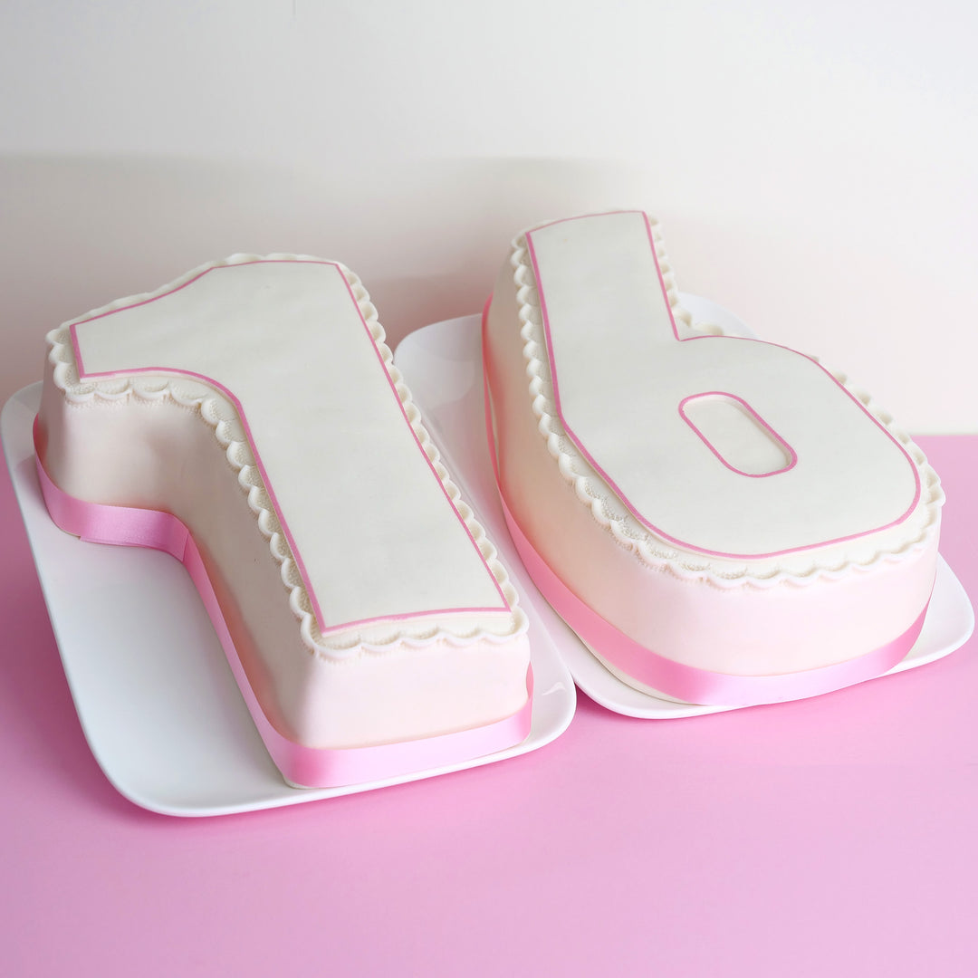 Double-digit cakes, various colours