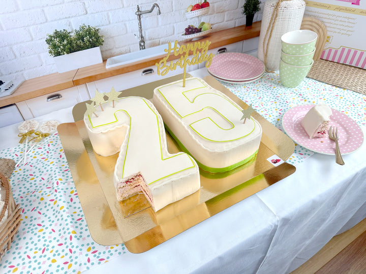 Double-digit cakes, various colours