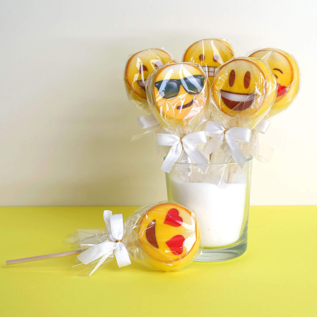 Emoji Cake Pops (10 pieces)