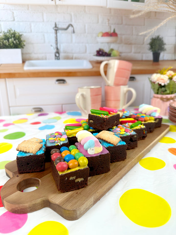 15 brownies with a colourful decoration mix