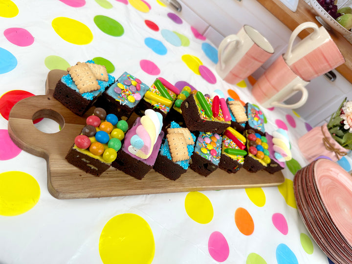 15 brownies with a colourful decoration mix