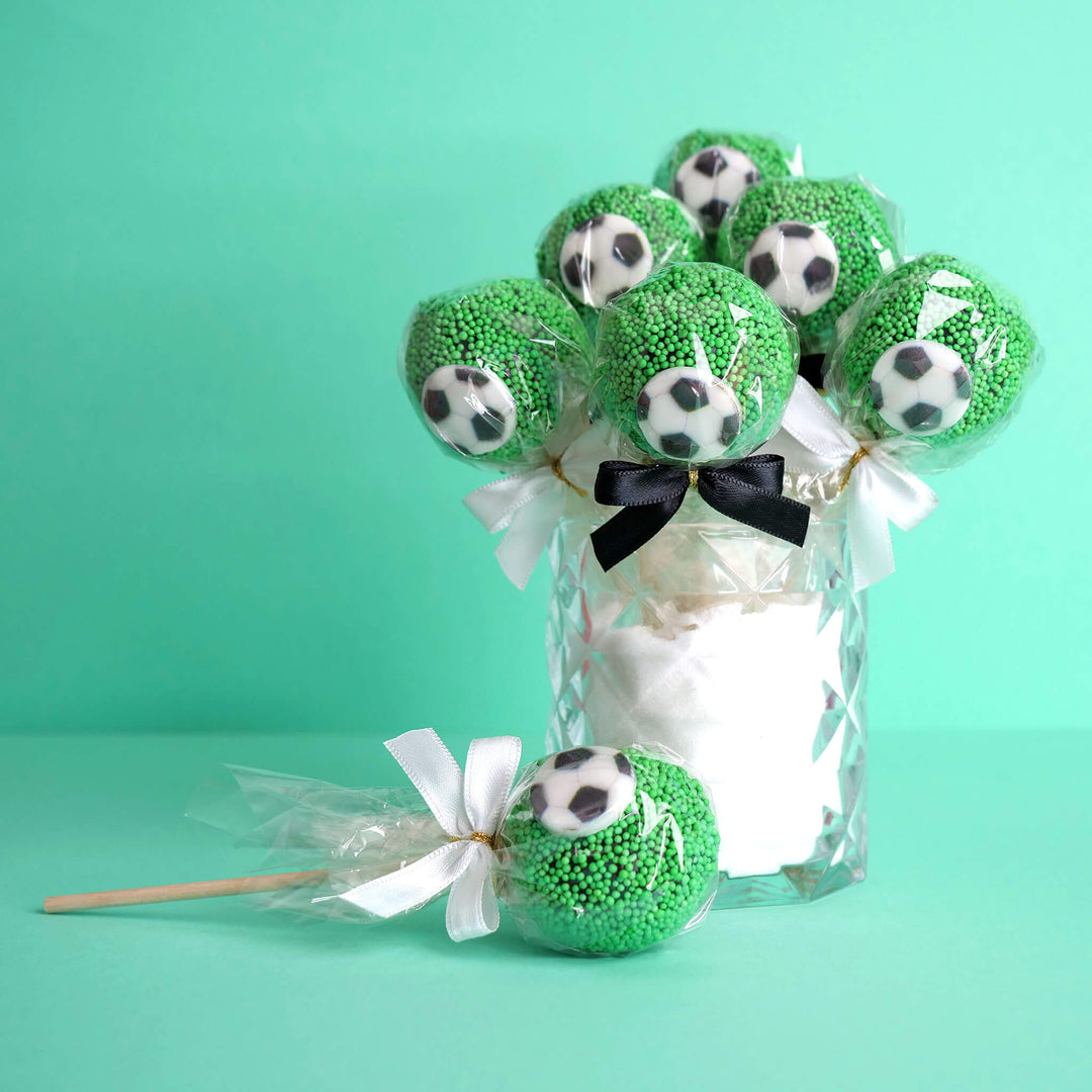 Football cake pops (12 pieces)