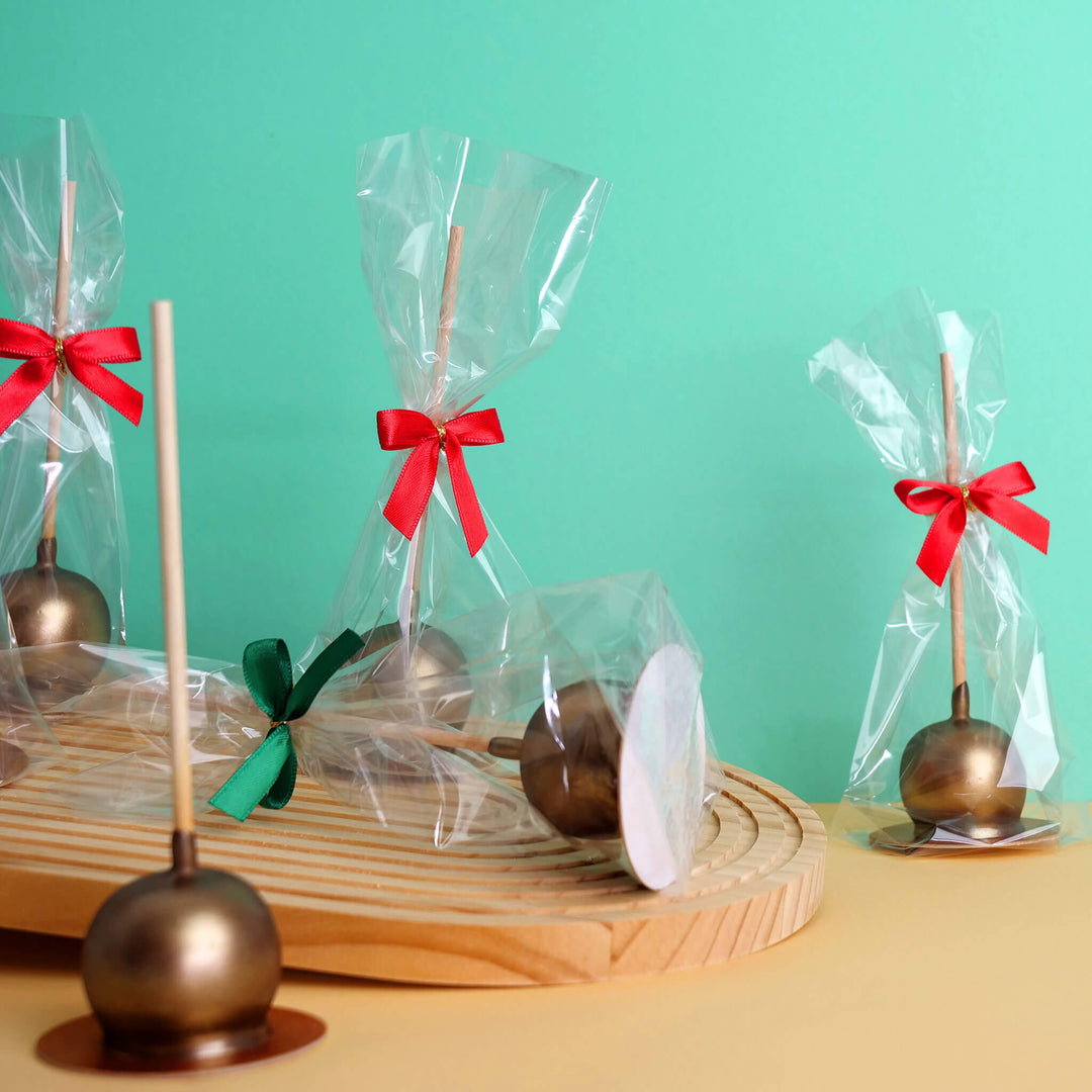 Golden Deluxe Cake Pops (10 pieces) – Christmas Edition
