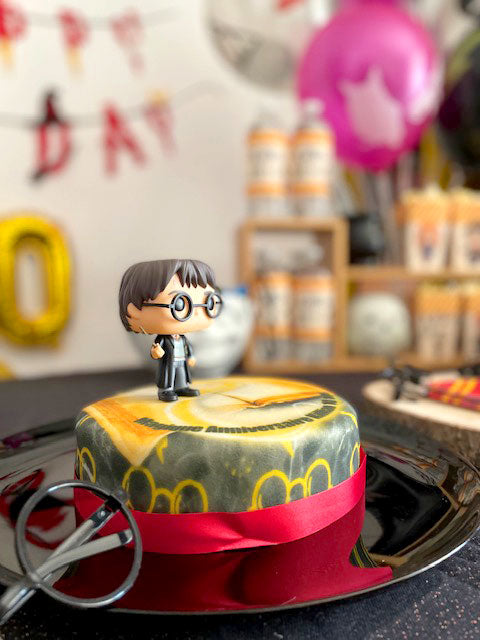 Harry Potter® on a magic cake