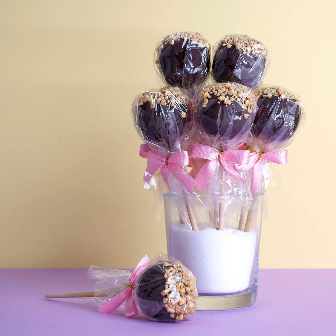 Almond Cake Pops (12 pieces)