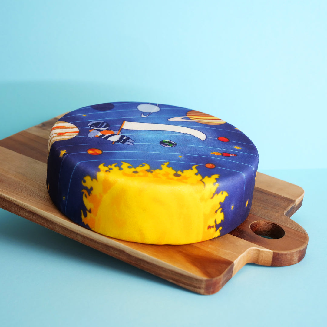 Round solar system cake