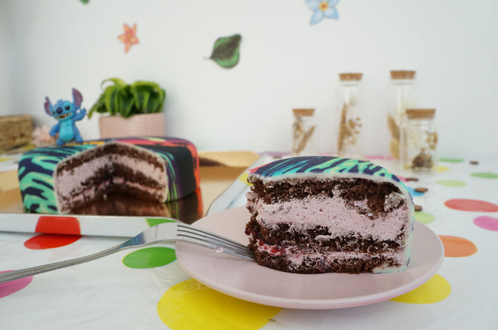 Stitch® on a Surfer Cake