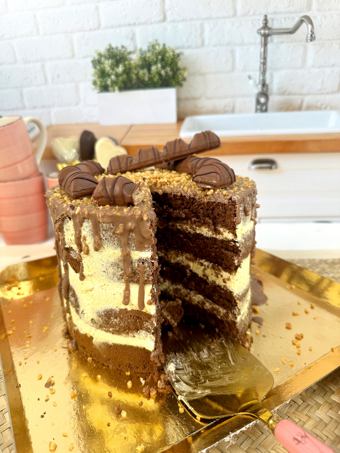 Cake with Kinder Bueno® bars