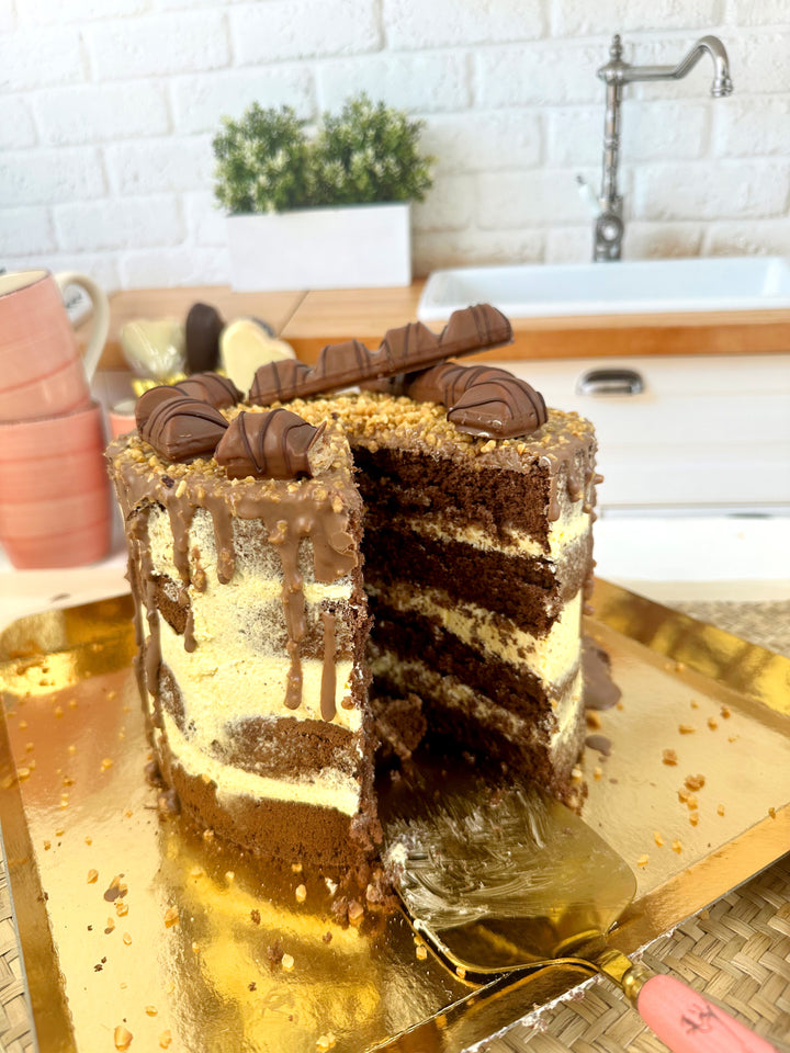 Cake with Kinder Bueno® bars