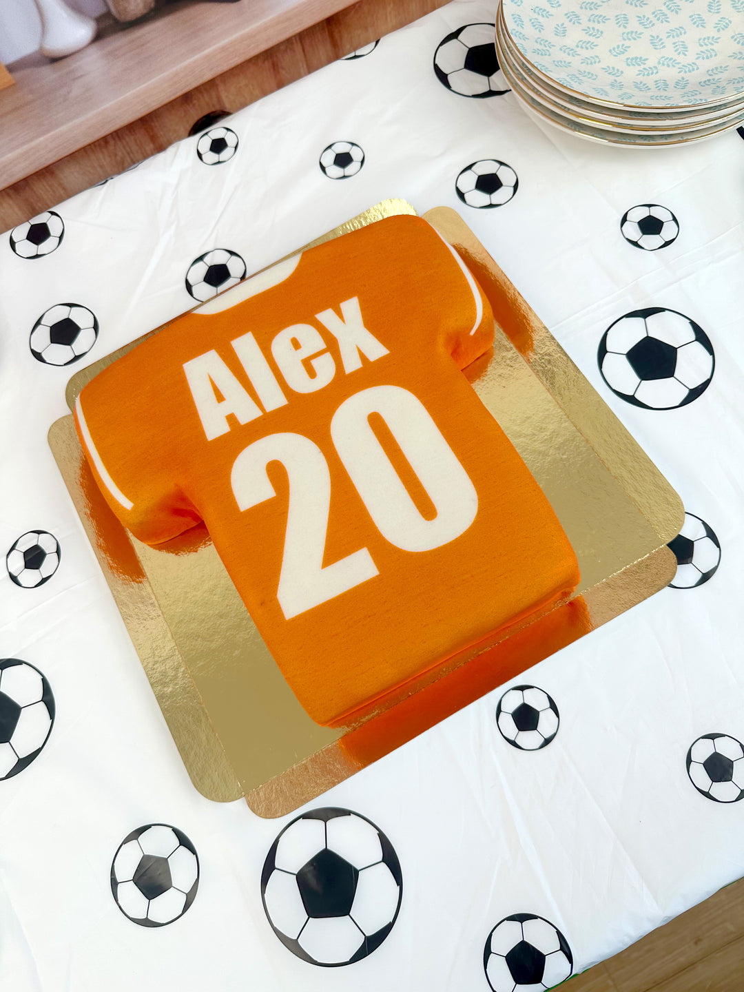 Football shirt cake, plain – various colours