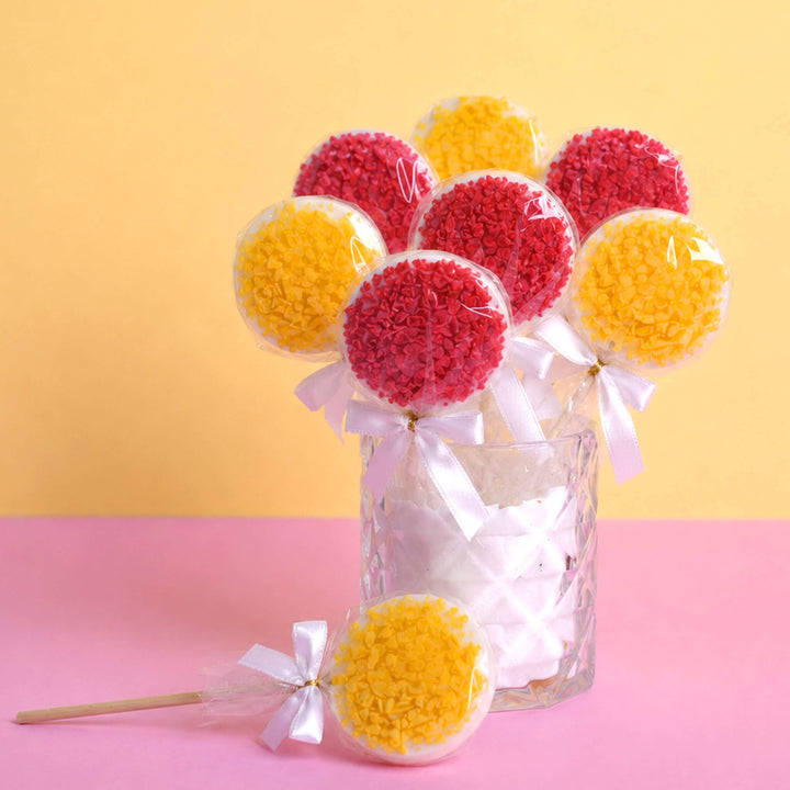 White lollipops with strawberry and orange crisp (10 pieces)