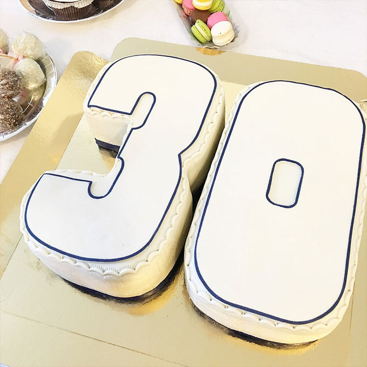 Double-digit cakes, various colours