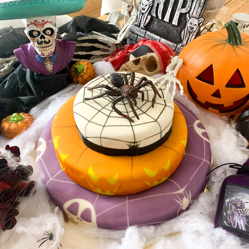 Halloween 3 – Spider on a spooky cake