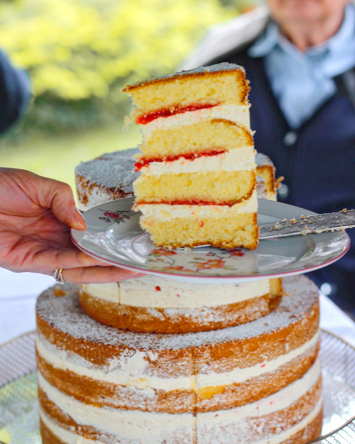 Naked Cake Size L – Vanilla/Raspberry