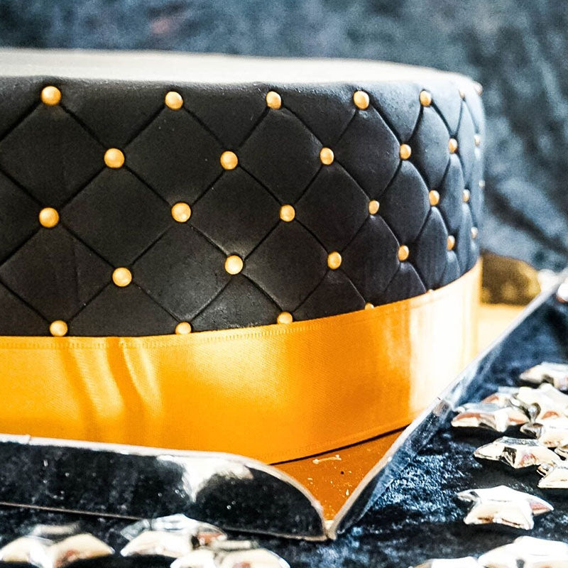 Black Deluxe Cake – double height