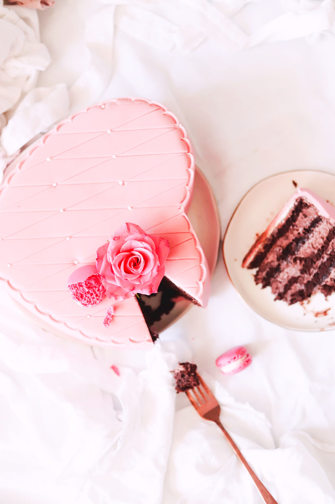 Pink Deluxe Valentine’s Day Cake in Heart Shape – Double Height
