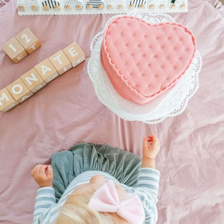 Pink Deluxe Valentine’s Day Cake in Heart Shape – Double Height