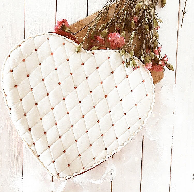 Deluxe Valentine’s Day cake in a heart shape – various colours