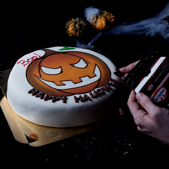 Dr Oetker Halloween Cake