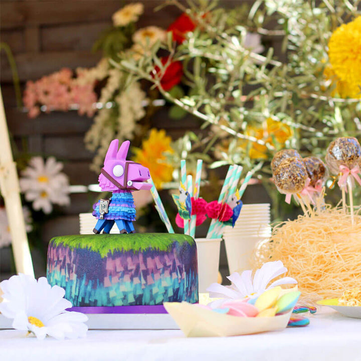 Fortnite® llama on cake
