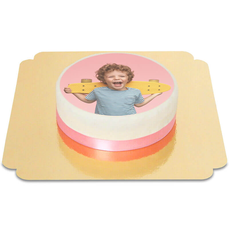 Round photo cake with cake ribbon