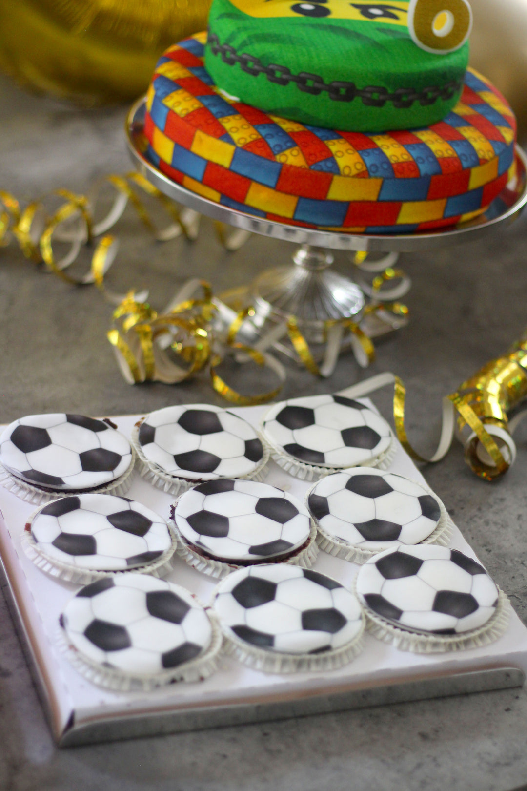 Football cupcakes, 9 pieces