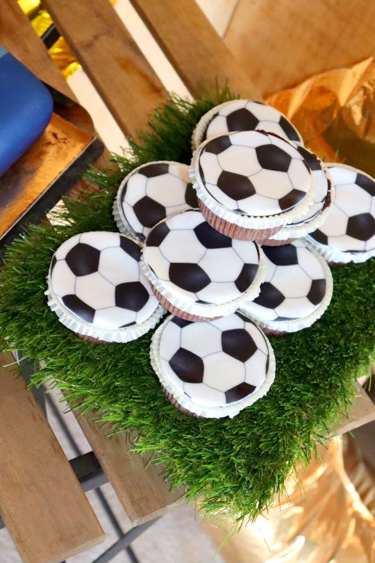 Football cupcakes, 9 pieces