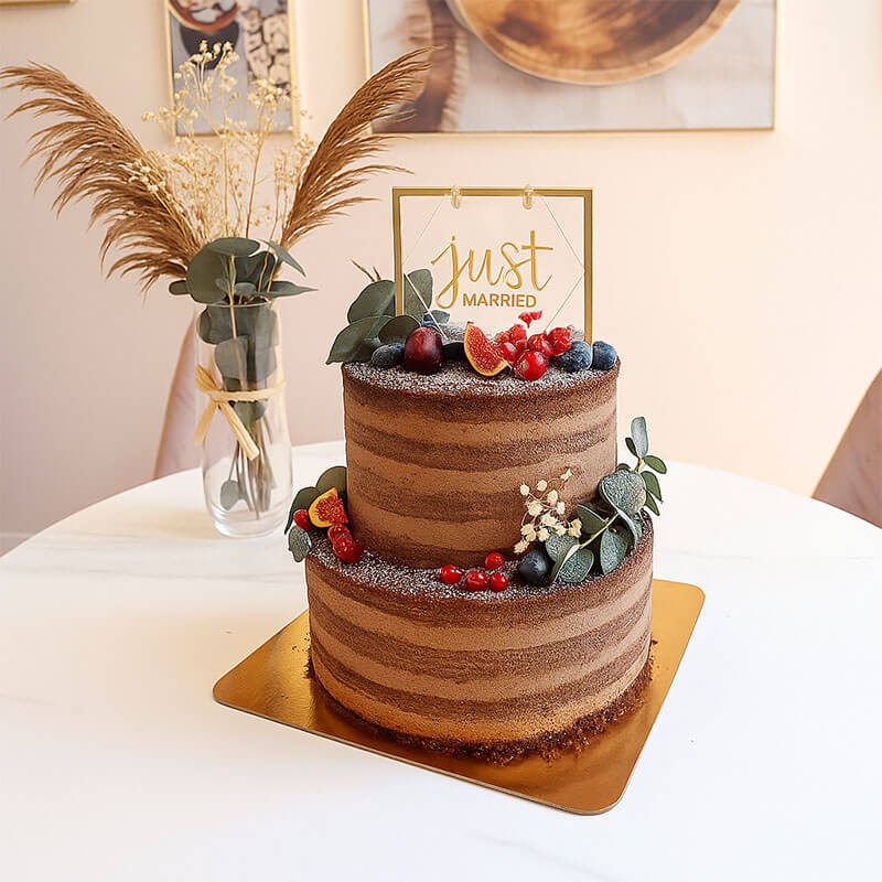 Green Wedding Chocolate 2-tier including decorations and cake topper – serves 30 people!