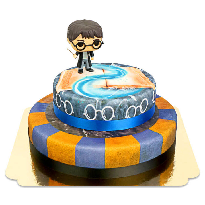 Harry Potter® on a 2-tier raven cake