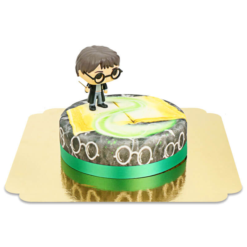 Harry Potter® on a green magic cake