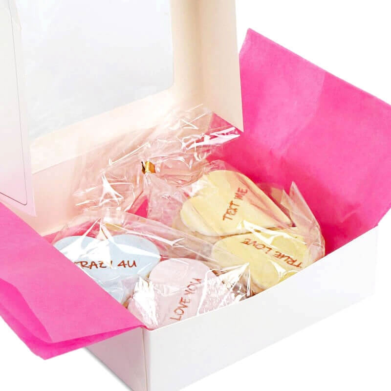 Heart-shaped biscuits with a love message (12 pieces)