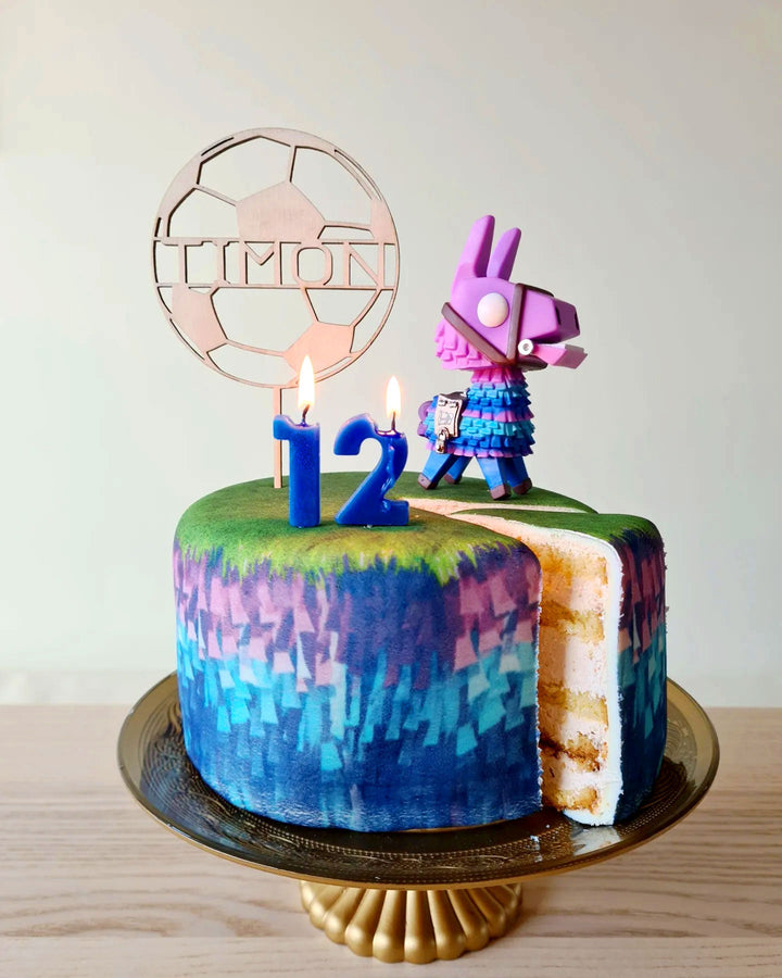Fortnite® llama on cake