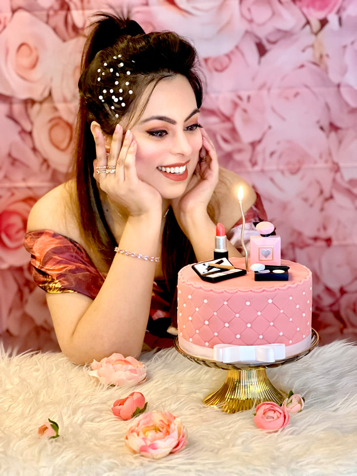 Deluxe make-up cake with white ribbon